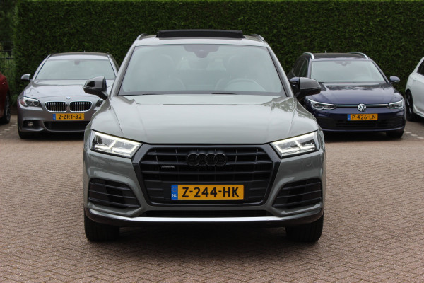Audi Q5 2.0 TFSI quattro Sport S Line Black Edition / Panoramadak / Camera / RS Seats / Keyless / 21'' / Blackpack / Navigatie / Carbon intr. / Virtual Cockpit / Stoelverwarming / Cruise Control