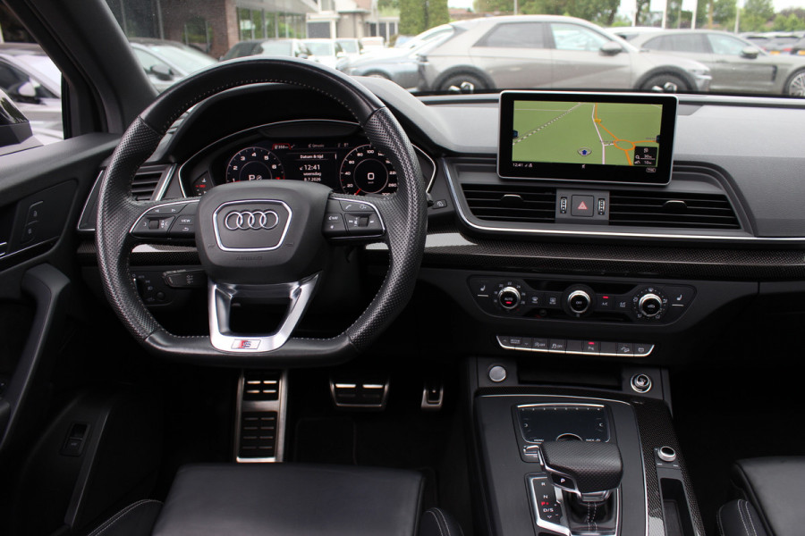 Audi Q5 2.0 TFSI quattro Sport S Line Black Edition / Panoramadak / Camera / RS Seats / Keyless / 21'' / Blackpack / Navigatie / Carbon intr. / Virtual Cockpit / Stoelverwarming / Cruise Control