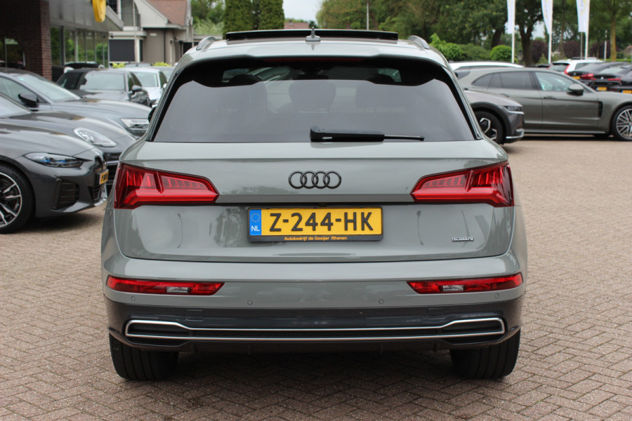 Audi Q5 2.0 TFSI quattro Sport S Line Black Edition / Panoramadak / Camera / RS Seats / Keyless / 21'' / Blackpack / Navigatie / Carbon intr. / Virtual Cockpit / Stoelverwarming / Cruise Control