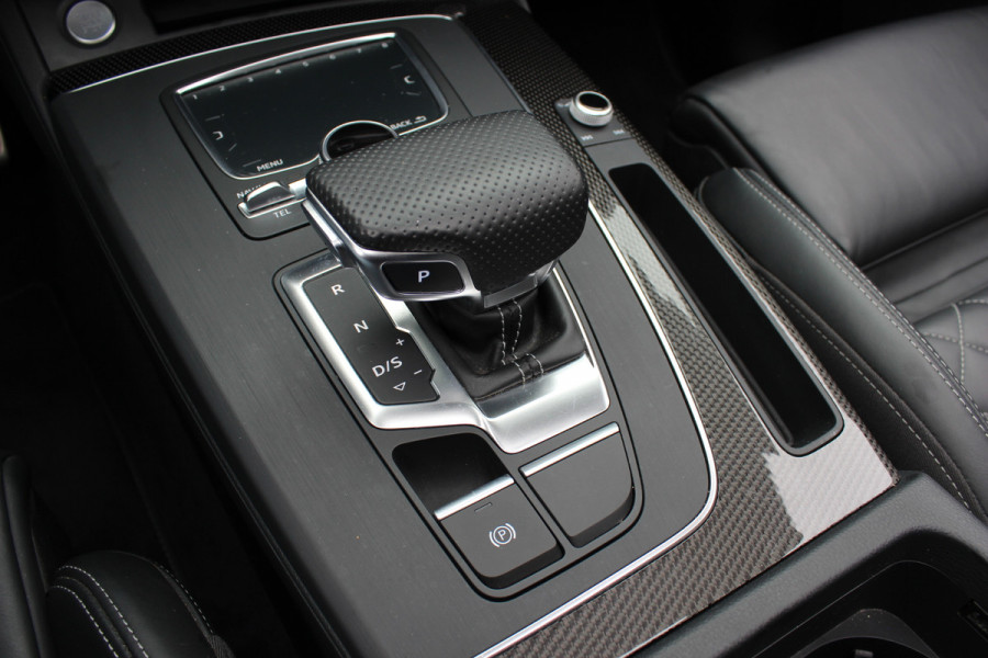 Audi Q5 2.0 TFSI quattro Sport S Line Black Edition / Panoramadak / Camera / RS Seats / Keyless / 21'' / Blackpack / Navigatie / Carbon intr. / Virtual Cockpit / Stoelverwarming / Cruise Control