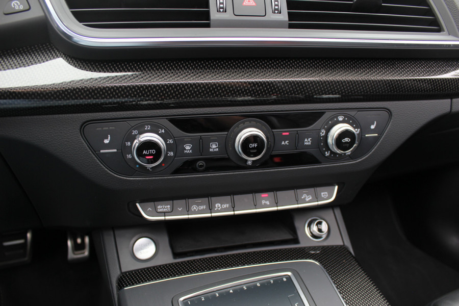Audi Q5 2.0 TFSI quattro Sport S Line Black Edition / Panoramadak / Camera / RS Seats / Keyless / 21'' / Blackpack / Navigatie / Carbon intr. / Virtual Cockpit / Stoelverwarming / Cruise Control