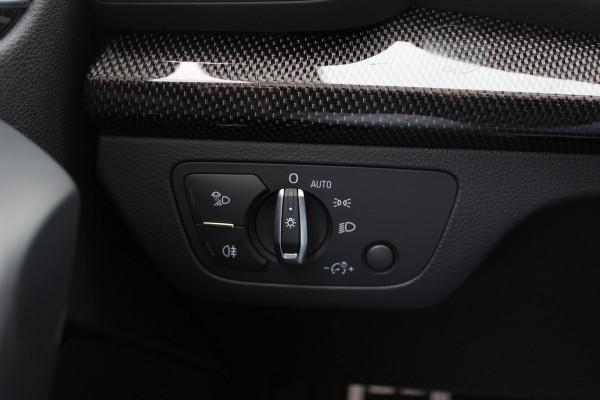 Audi Q5 2.0 TFSI quattro Sport S Line Black Edition / Panoramadak / Camera / RS Seats / Keyless / 21'' / Blackpack / Navigatie / Carbon intr. / Virtual Cockpit / Stoelverwarming / Cruise Control