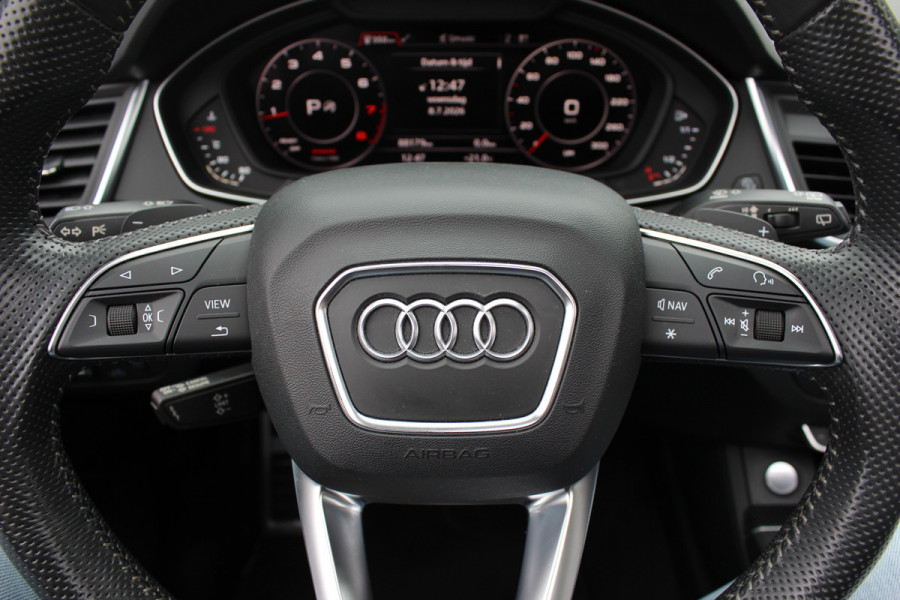 Audi Q5 2.0 TFSI quattro Sport S Line Black Edition / Panoramadak / Camera / RS Seats / Keyless / 21'' / Blackpack / Navigatie / Carbon intr. / Virtual Cockpit / Stoelverwarming / Cruise Control