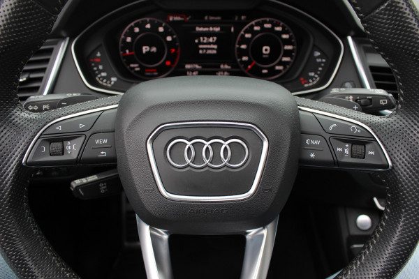 Audi Q5 2.0 TFSI quattro Sport S Line Black Edition / Panoramadak / Camera / RS Seats / Keyless / 21'' / Blackpack / Navigatie / Carbon intr. / Virtual Cockpit / Stoelverwarming / Cruise Control