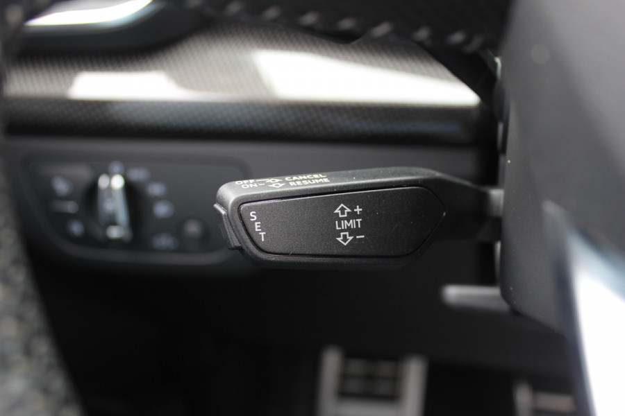 Audi Q5 2.0 TFSI quattro Sport S Line Black Edition / Panoramadak / Camera / RS Seats / Keyless / 21'' / Blackpack / Navigatie / Carbon intr. / Virtual Cockpit / Stoelverwarming / Cruise Control