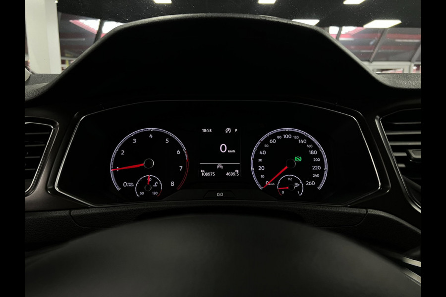 Volkswagen T-Roc 1.5 TSI Automaat | Carplay | ACC | LED