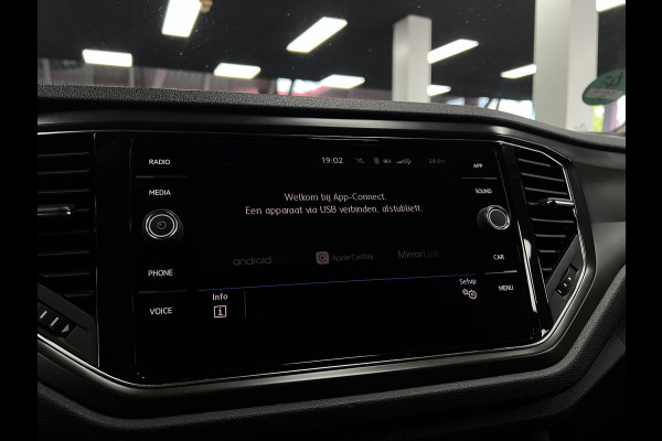 Volkswagen T-Roc 1.5 TSI Automaat | Carplay | ACC | LED