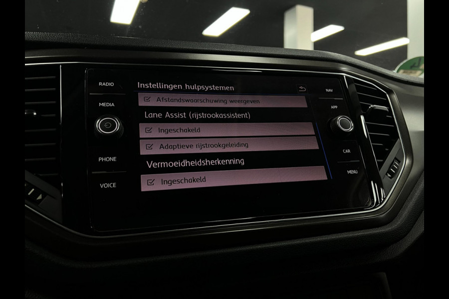 Volkswagen T-Roc 1.0 TSI Stoelver. | Navi | Carplay
