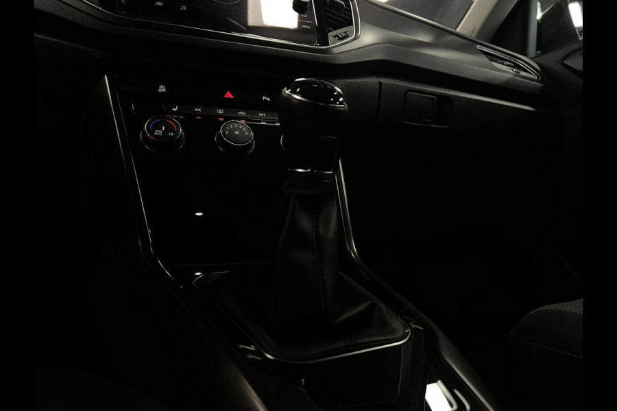 Volkswagen T-Roc 1.0 TSI Stoelver. | Navi | Carplay