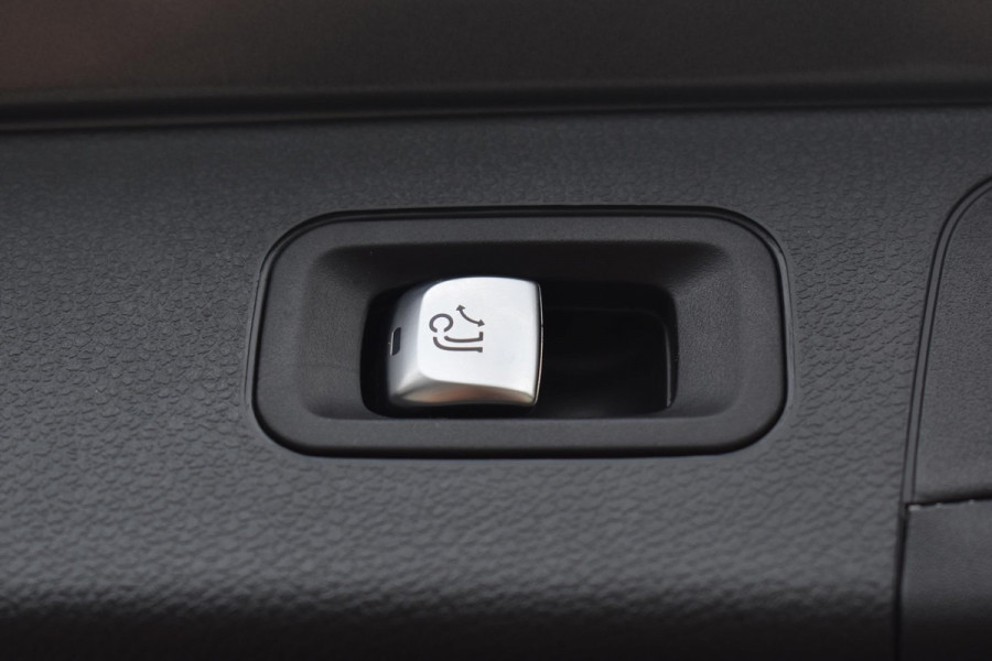 Mercedes-Benz GLC 300de 4MATIC AMG Pano HUD 360C Massage Trekhaak