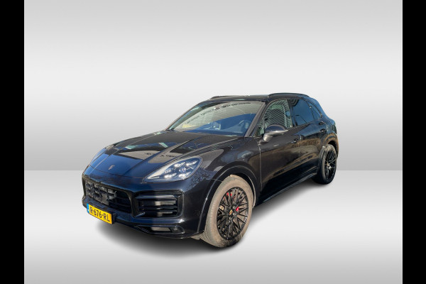 Porsche Cayenne 3.0 E-Hybrid / Trekhaak / Panoramadak / 360Camera / Achtasbesturing / Softclose / Adaptieve Stoelen / Luchtvering / 22'' / Keyless / Sportdesign+Chrono / Sportuitlaat / Stoelverwarming+Ventilatie / Bose /