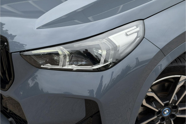 BMW X1 xDrive30e M-Sport 326 PK | Full Option | Panodak | Trekhaak | H/K | Massage | Head-Up