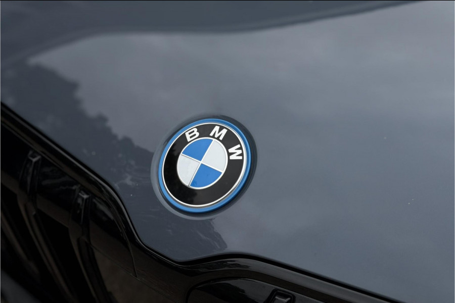 BMW X1 xDrive30e M-Sport 326 PK | Full Option | Panodak | Trekhaak | H/K | Massage | Head-Up