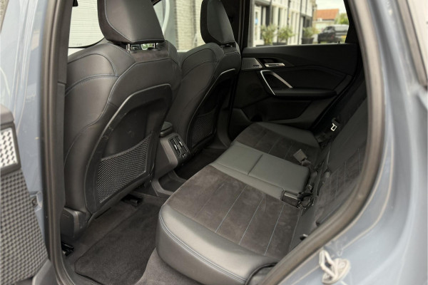 BMW X1 xDrive30e M-Sport 326 PK | Full Option | Panodak | Trekhaak | H/K | Massage | Head-Up