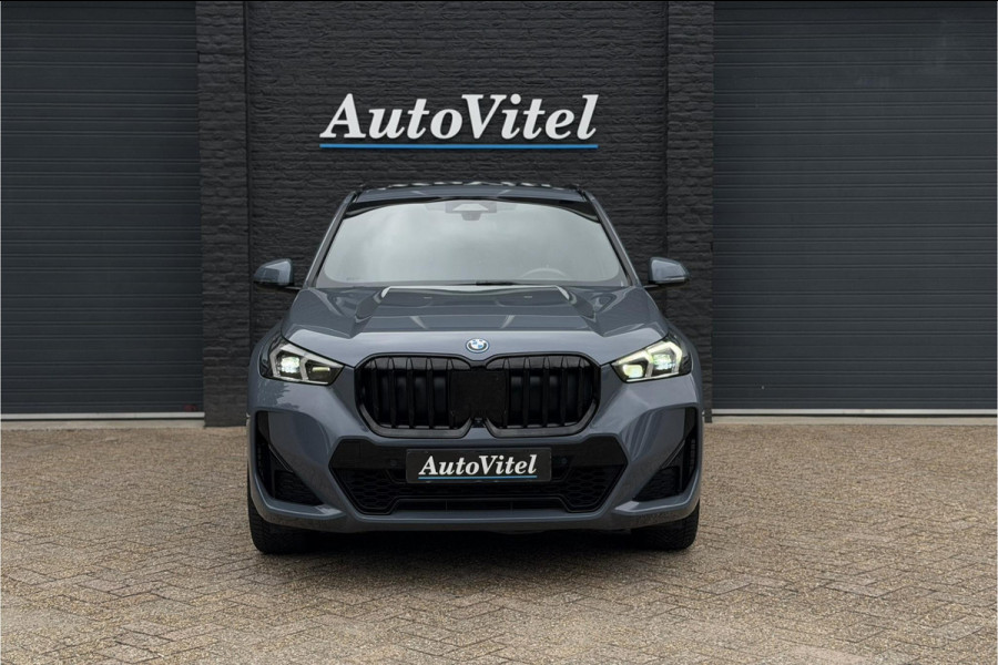 BMW X1 xDrive30e M-Sport 326 PK | Full Option | Panodak | Trekhaak | H/K | Massage | Head-Up