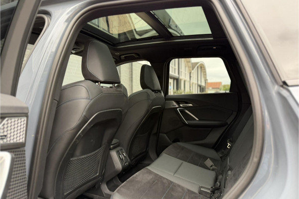 BMW X1 xDrive30e M-Sport 326 PK | Full Option | Panodak | Trekhaak | H/K | Massage | Head-Up