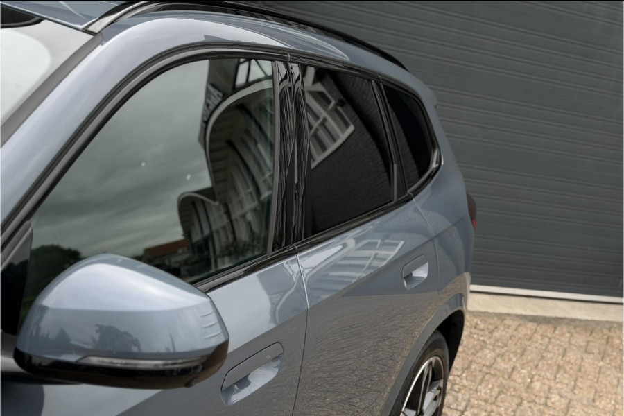 BMW X1 xDrive30e M-Sport 326 PK | Full Option | Panodak | Trekhaak | H/K | Massage | Head-Up