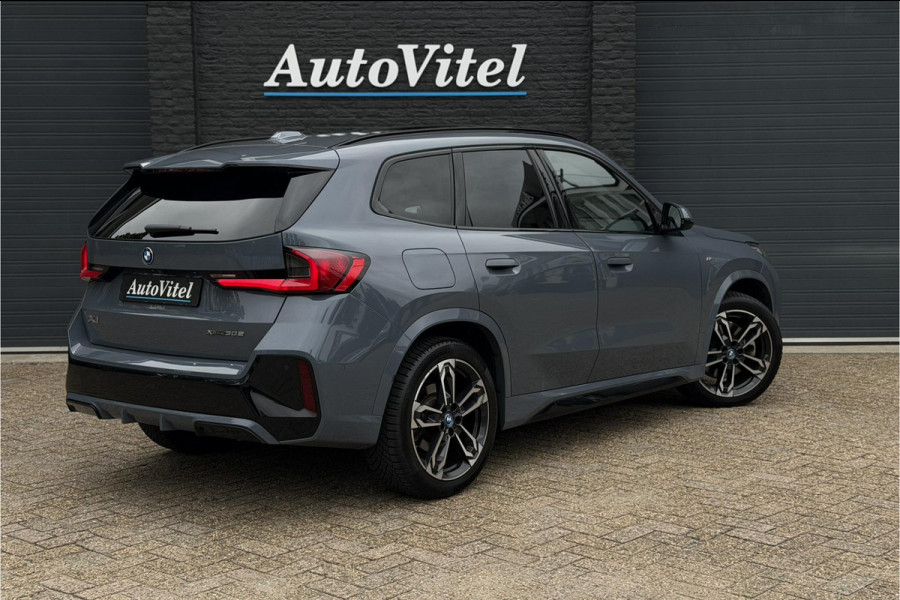 BMW X1 xDrive30e M-Sport 326 PK | Full Option | Panodak | Trekhaak | H/K | Massage | Head-Up