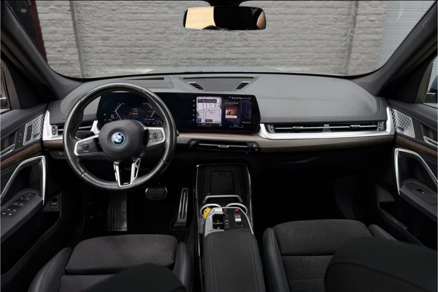 BMW X1 xDrive30e M-Sport 326 PK | Full Option | Panodak | Trekhaak | H/K | Massage | Head-Up