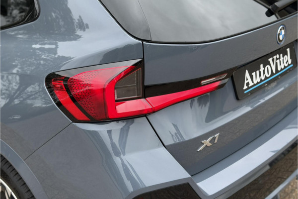 BMW X1 xDrive30e M-Sport 326 PK | Full Option | Panodak | Trekhaak | H/K | Massage | Head-Up