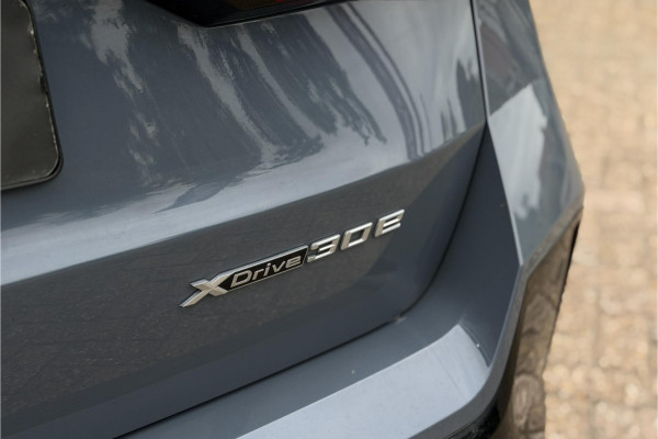 BMW X1 xDrive30e M-Sport 326 PK | Full Option | Panodak | Trekhaak | H/K | Massage | Head-Up