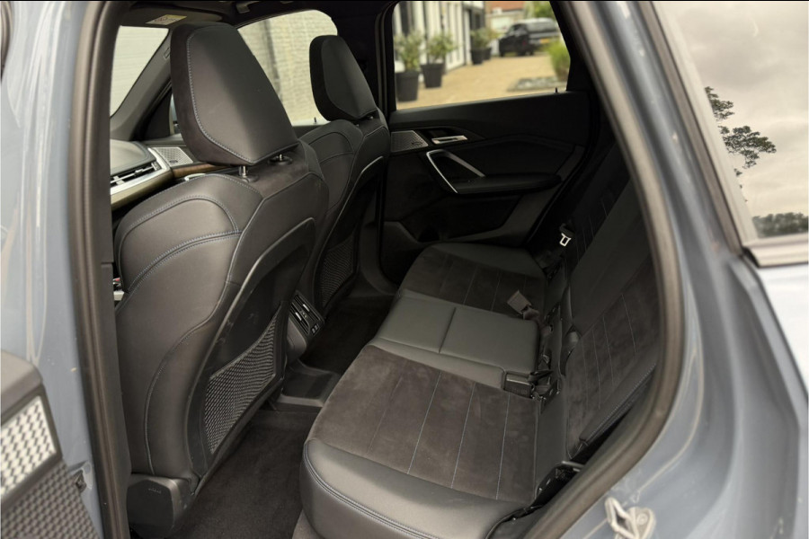 BMW X1 xDrive30e M-Sport 326 PK | Full Option | Panodak | Trekhaak | H/K | Massage | Head-Up