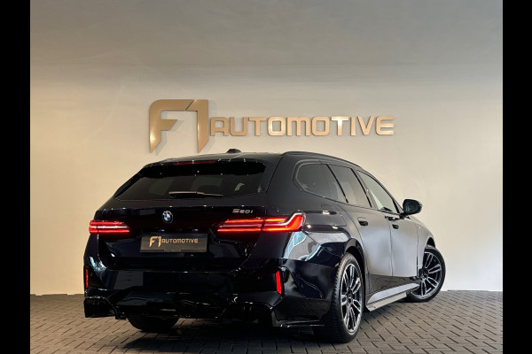 BMW 5 Serie Touring 520i M Sport Pano|HuD|H/K|Memory|Trekhaak