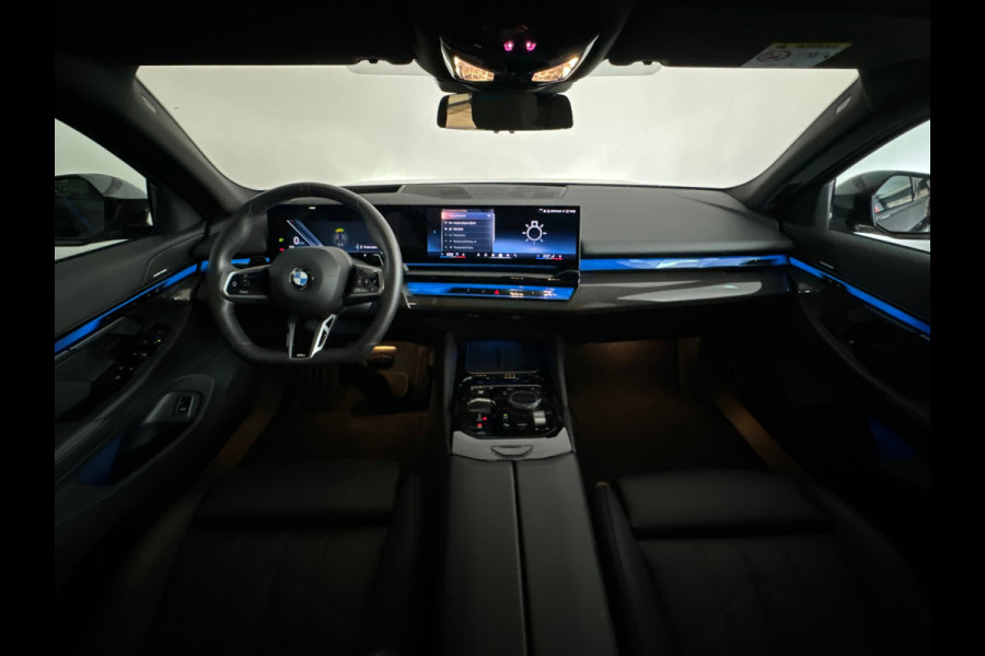 BMW 5 Serie Touring 520i M Sport Pano|HuD|H/K|Memory|Trekhaak