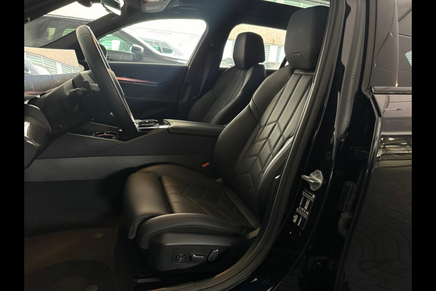 BMW 5 Serie Touring 520i M Sport Pano|HuD|H/K|Memory|Trekhaak