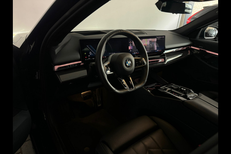 BMW 5 Serie Touring 520i M Sport Pano|HuD|H/K|Memory|Trekhaak