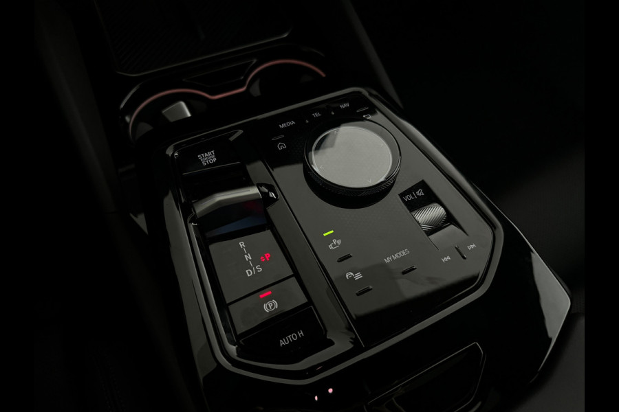 BMW 5 Serie Touring 520i M Sport Pano|HuD|H/K|Memory|Trekhaak