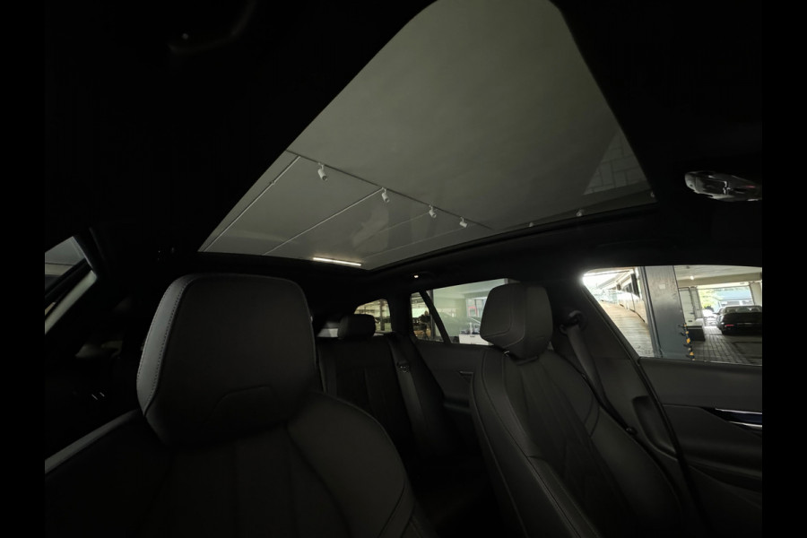 BMW 5 Serie Touring 520i M Sport Pano|HuD|H/K|Memory|Trekhaak