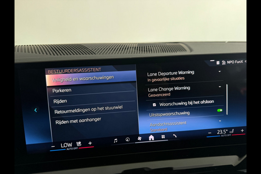 BMW 5 Serie Touring 520i M Sport Pano|HuD|H/K|Memory|Trekhaak