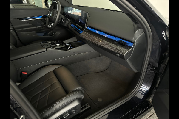 BMW 5 Serie Touring 520i M Sport Pano|HuD|H/K|Memory|Trekhaak