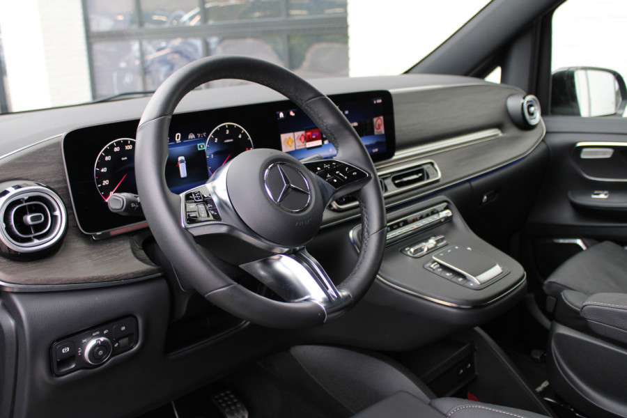 Mercedes-Benz V-Klasse 300d / DC / AMG / Luchtvering / bj 2025 / 2x Elec Schuifd / 360 Cam / Burmester / Vol Opties / NIEUWSTAAT