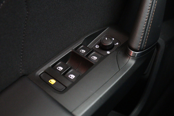 CUPRA Leon Sportstourer 1.5 TSI e-Hybrid 204 PK Business PHEV, Adap. Cruise Control, Camera, Matrix-LED, Keyless