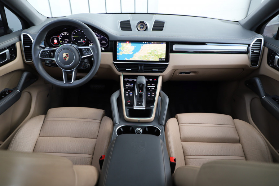 Porsche Cayenne Coupé 3.0 E-Hybrid | 462PK | Luchtvering | 4W-Sturing | Head-up | Keyless-go | Matrix-led | Bose | 14-Weg Comfortstoelen | Sfeerverlic