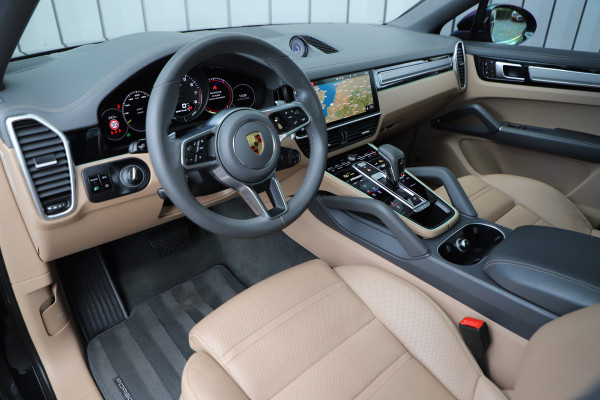 Porsche Cayenne Coupé 3.0 E-Hybrid | 462PK | Luchtvering | 4W-Sturing | Head-up | Keyless-go | Matrix-led | Bose | 14-Weg Comfortstoelen | Sfeerverlic
