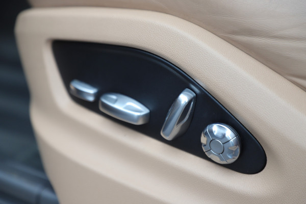 Porsche Cayenne Coupé 3.0 E-Hybrid | 462PK | Luchtvering | 4W-Sturing | Head-up | Keyless-go | Matrix-led | Bose | 14-Weg Comfortstoelen | Sfeerverlic