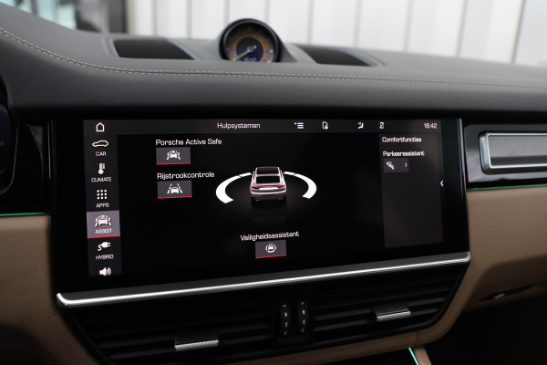 Porsche Cayenne Coupé 3.0 E-Hybrid | 462PK | Luchtvering | 4W-Sturing | Head-up | Keyless-go | Matrix-led | Bose | 14-Weg Comfortstoelen | Sfeerverlic