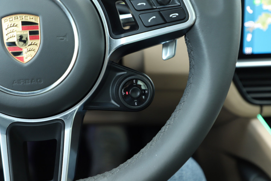 Porsche Cayenne Coupé 3.0 E-Hybrid | 462PK | Luchtvering | 4W-Sturing | Head-up | Keyless-go | Matrix-led | Bose | 14-Weg Comfortstoelen | Sfeerverlic