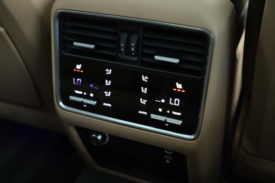 Porsche Cayenne Coupé 3.0 E-Hybrid | 462PK | Luchtvering | 4W-Sturing | Head-up | Keyless-go | Matrix-led | Bose | 14-Weg Comfortstoelen | Sfeerverlic