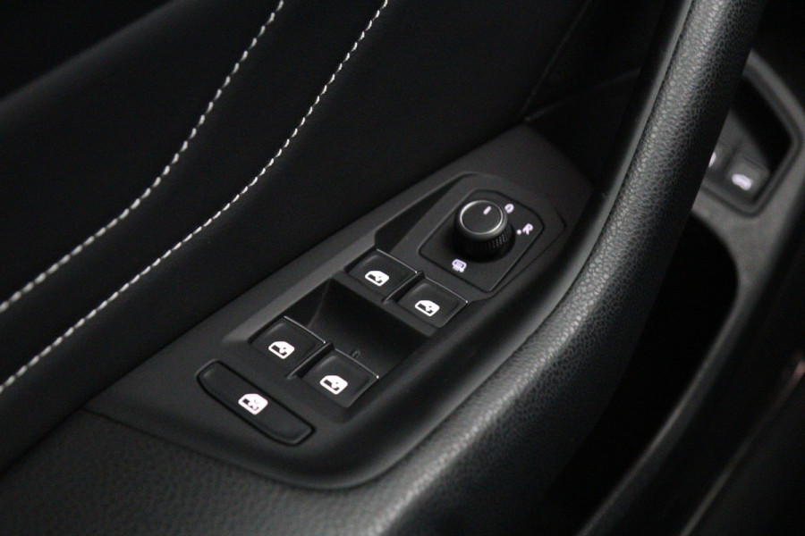 Volkswagen Passat Variant 1.4 TSI PHEV GTE 218 PK, Trekhaak, Leder, Adap. Cruise Control, Winterpakket, Carplay