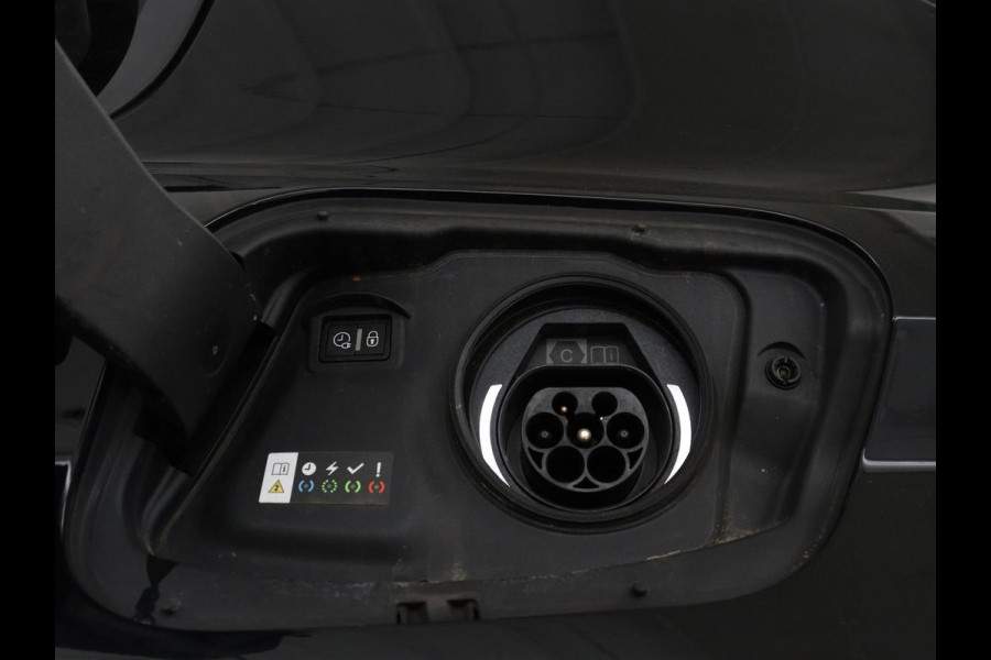 Peugeot 308 1.6 Plug-in Hybrid 180 Active Pack Business | SOH 94,6% | Navigatie | Carplay | Parkeerhulp | Climate control | Full LED | Cruise control | Bluetooth | PHEV