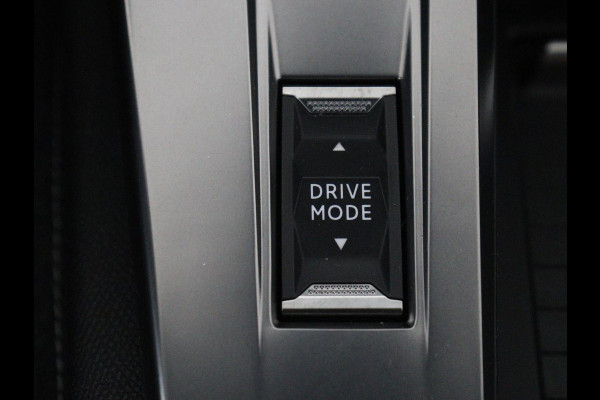 Peugeot 308 1.6 Plug-in Hybrid 180 Active Pack Business | SOH 94,6% | Navigatie | Carplay | Parkeerhulp | Climate control | Full LED | Cruise control | Bluetooth | PHEV