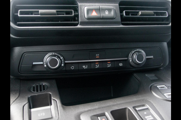 Fiat E-Doblò 136 L2 50 kWh | Navi | Stoelverwarming | Laadruimte Pack | Apple Carplay | Camera | BSM | PDC V&A | LED