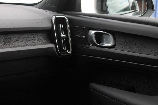Volvo EX40 Single Motor Extended Range Plus 82 kWh Adaptieve cruise control / Semi elektrisch wegklapbare trekhaak / Google infotainment / 19" lichtmetalen velgen