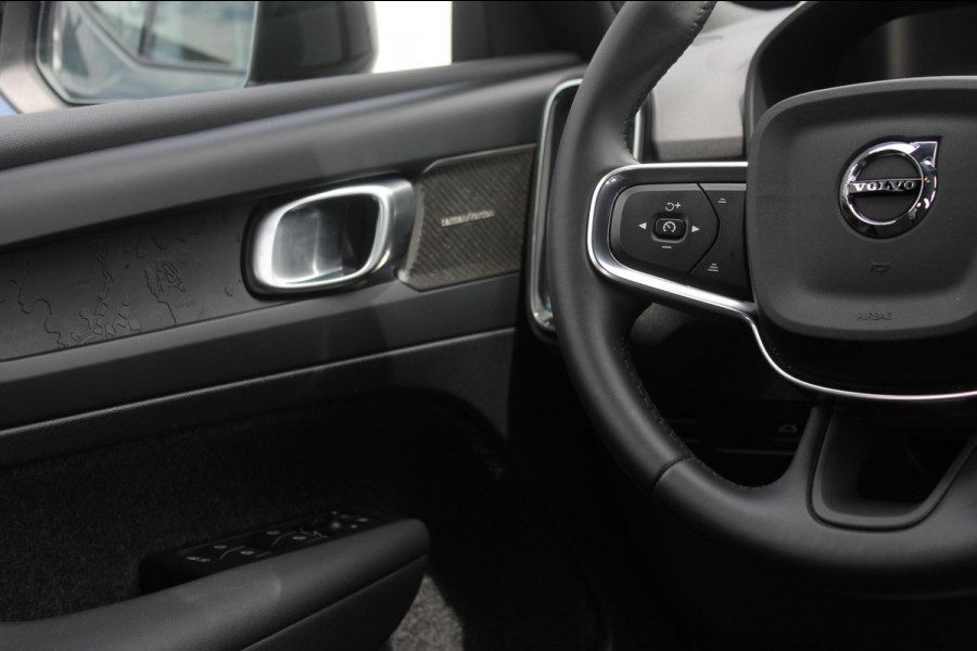 Volvo EX40 Single Motor Extended Range Plus 82 kWh Adaptieve cruise control / Semi elektrisch wegklapbare trekhaak / Google infotainment / 19" lichtmetalen velgen