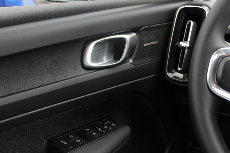 Volvo EX40 Single Motor Extended Range Plus 82 kWh Adaptieve cruise control / Semi elektrisch wegklapbare trekhaak / Google infotainment / 19" lichtmetalen velgen