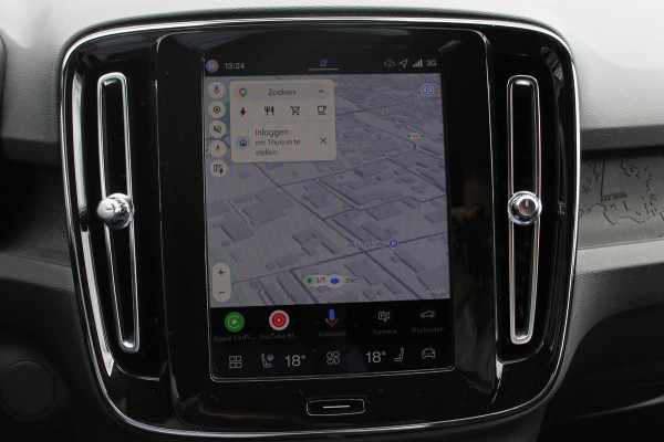 Volvo EX40 Single Motor Extended Range Plus 82 kWh Adaptieve cruise control / Semi elektrisch wegklapbare trekhaak / Google infotainment / 19" lichtmetalen velgen